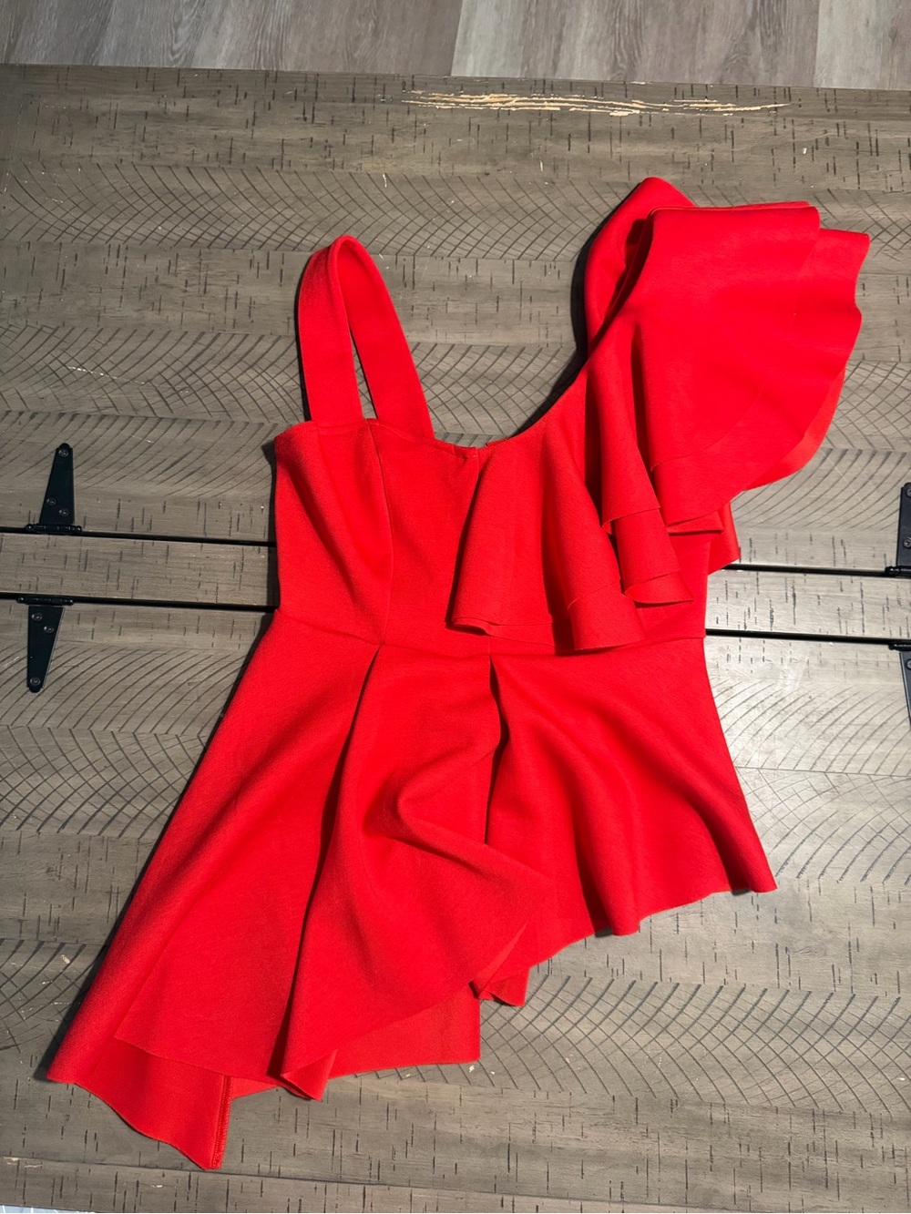 VENUS Red One-Shoulder Ruffle Peplum Camisole